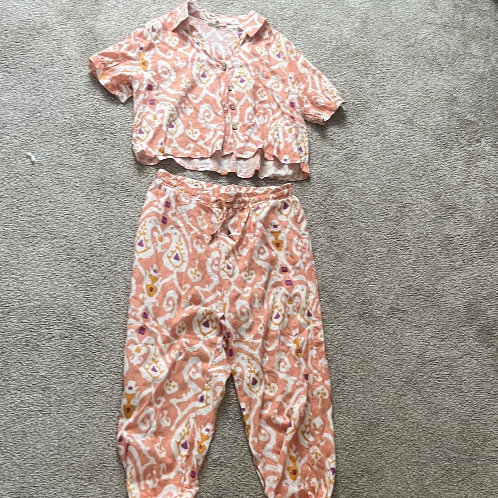 Christian Siriano Coral and Cream Swirl lounge set